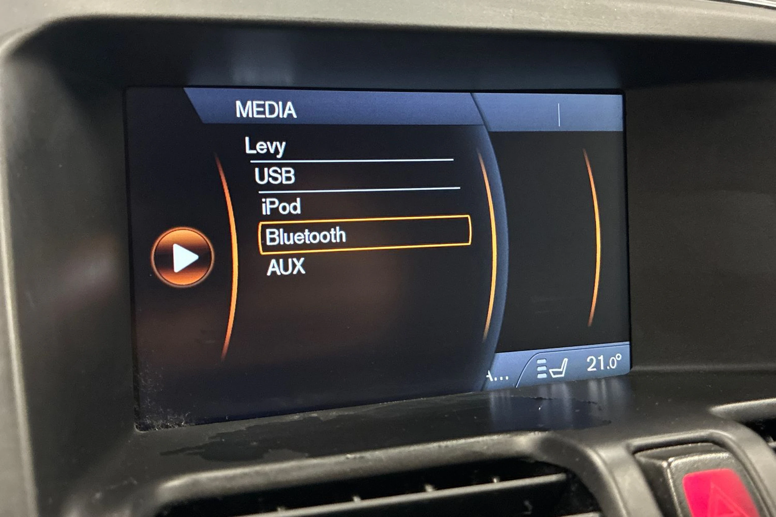 musta Volvo XC60 2012 kuva 18.