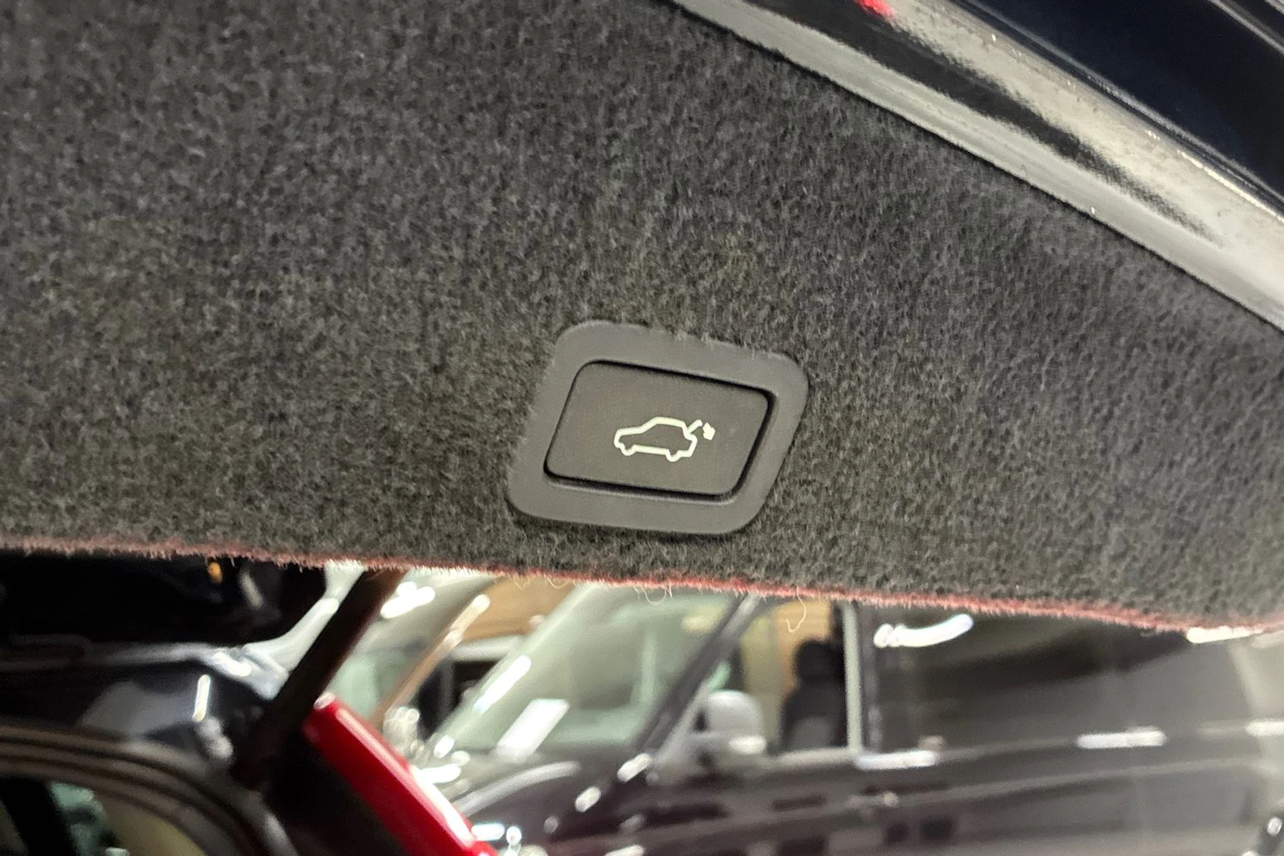 musta Volvo XC60 2012 kuva 22.