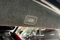 musta Volvo XC60 2012 kuva 22.