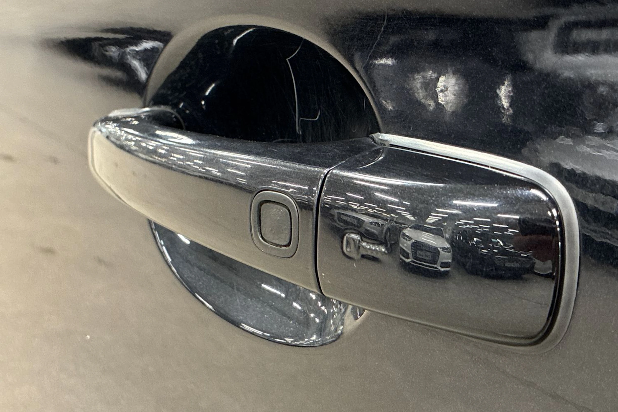 musta Volvo XC60 2012 kuva 27.