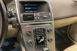 Harmaa Volvo XC60 2012 kuva 15.