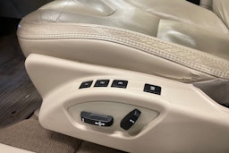 Harmaa Volvo XC60 2012 kuva 19.