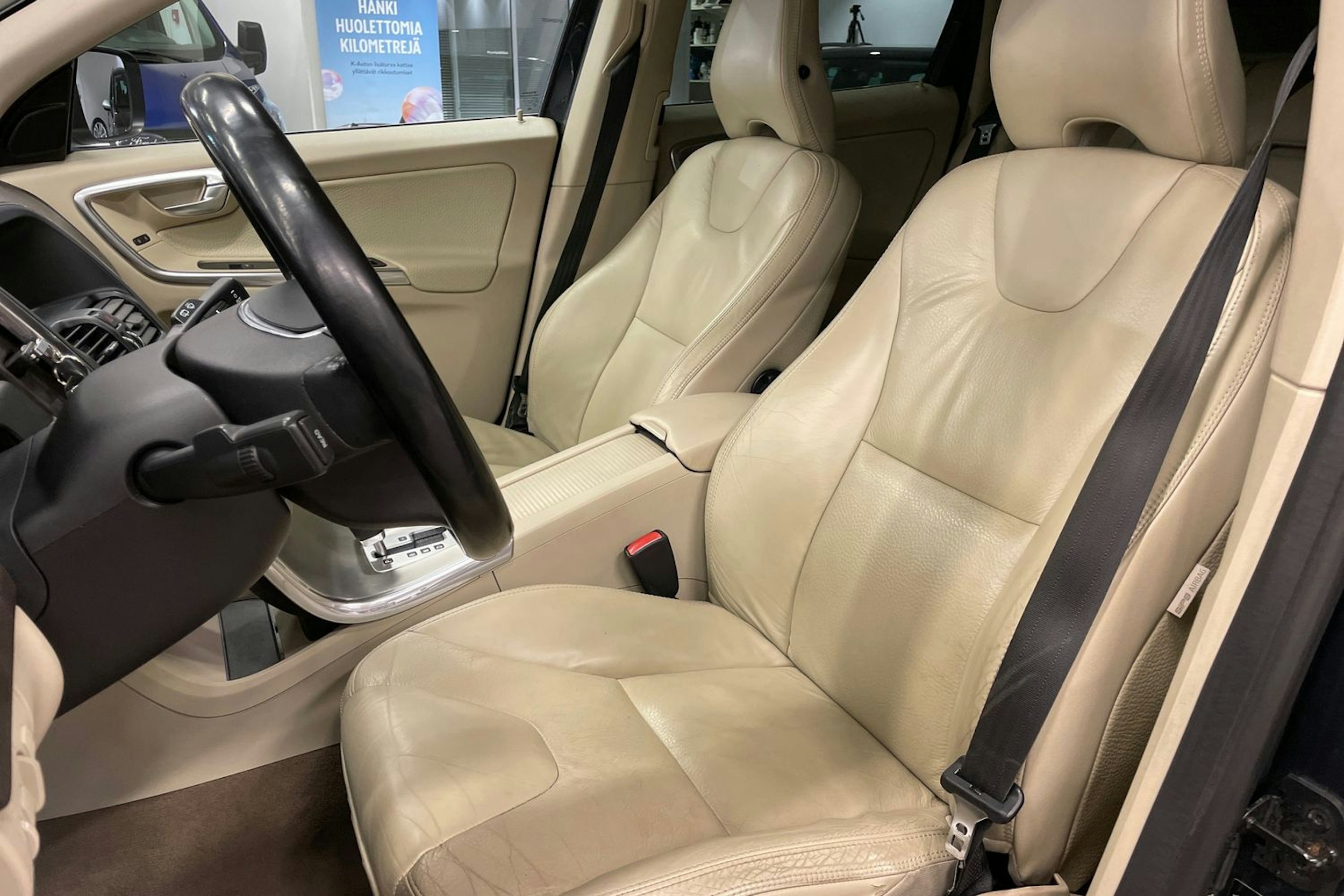 Harmaa Volvo XC60 2012 kuva 20.