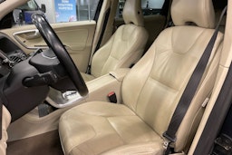 Harmaa Volvo XC60 2012 kuva 20.