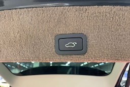 Harmaa Volvo XC60 2012 kuva 22.