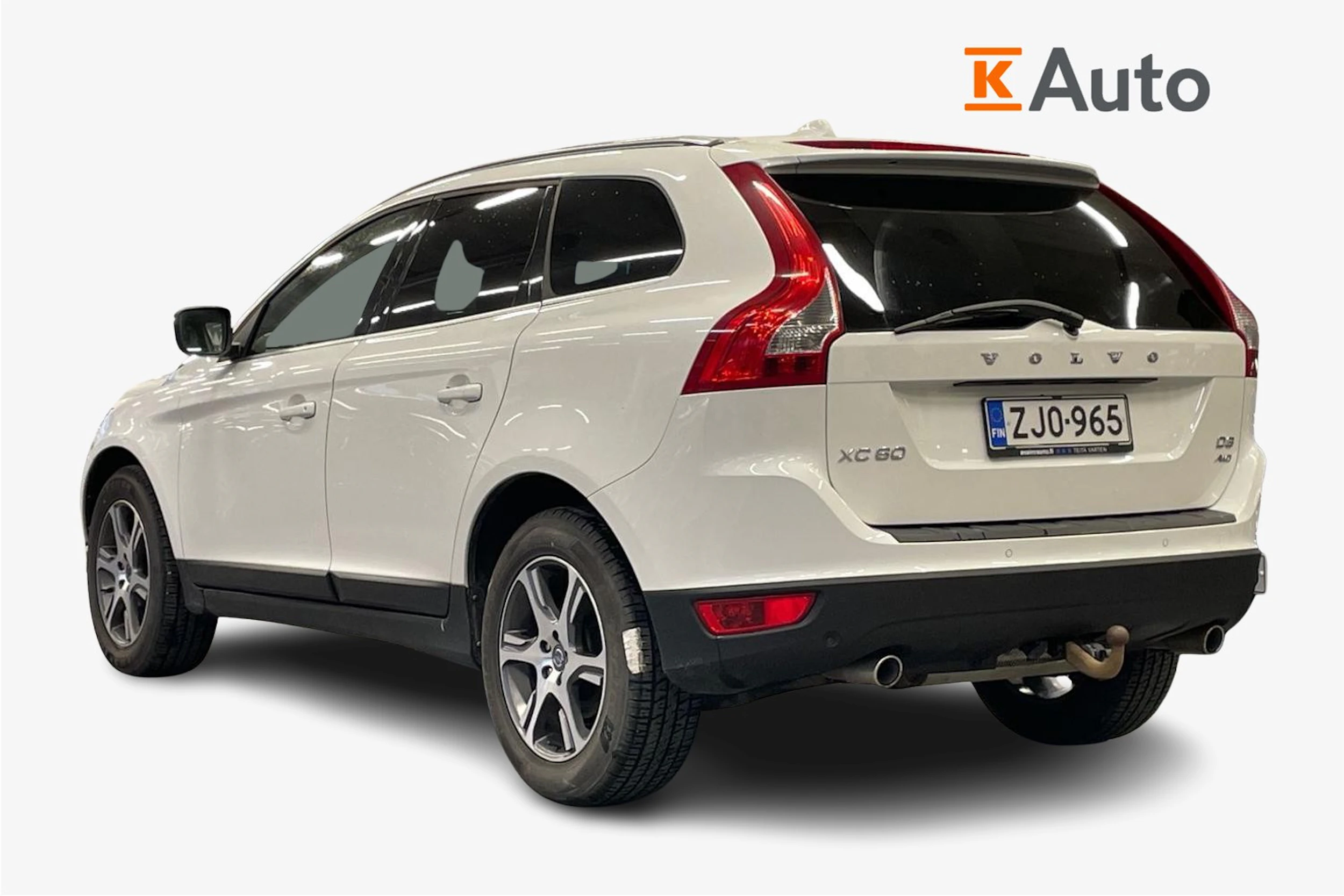 Valkoinen Volvo XC60 2012 kuva 3.