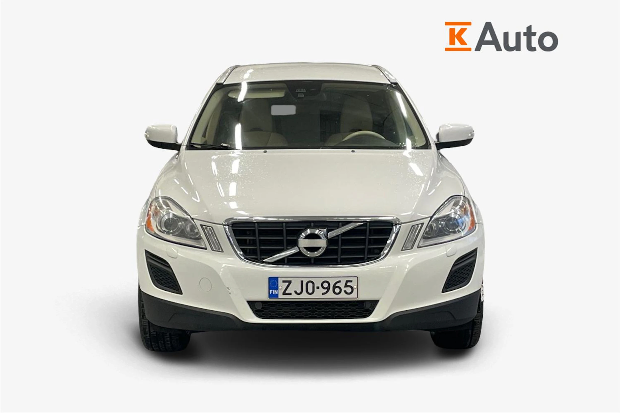 Valkoinen Volvo XC60 2012 kuva 5.