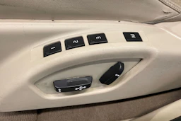 Valkoinen Volvo XC60 2012 kuva 24.