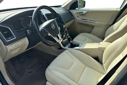 valkoinen Volvo XC60 2013 kuva 3.