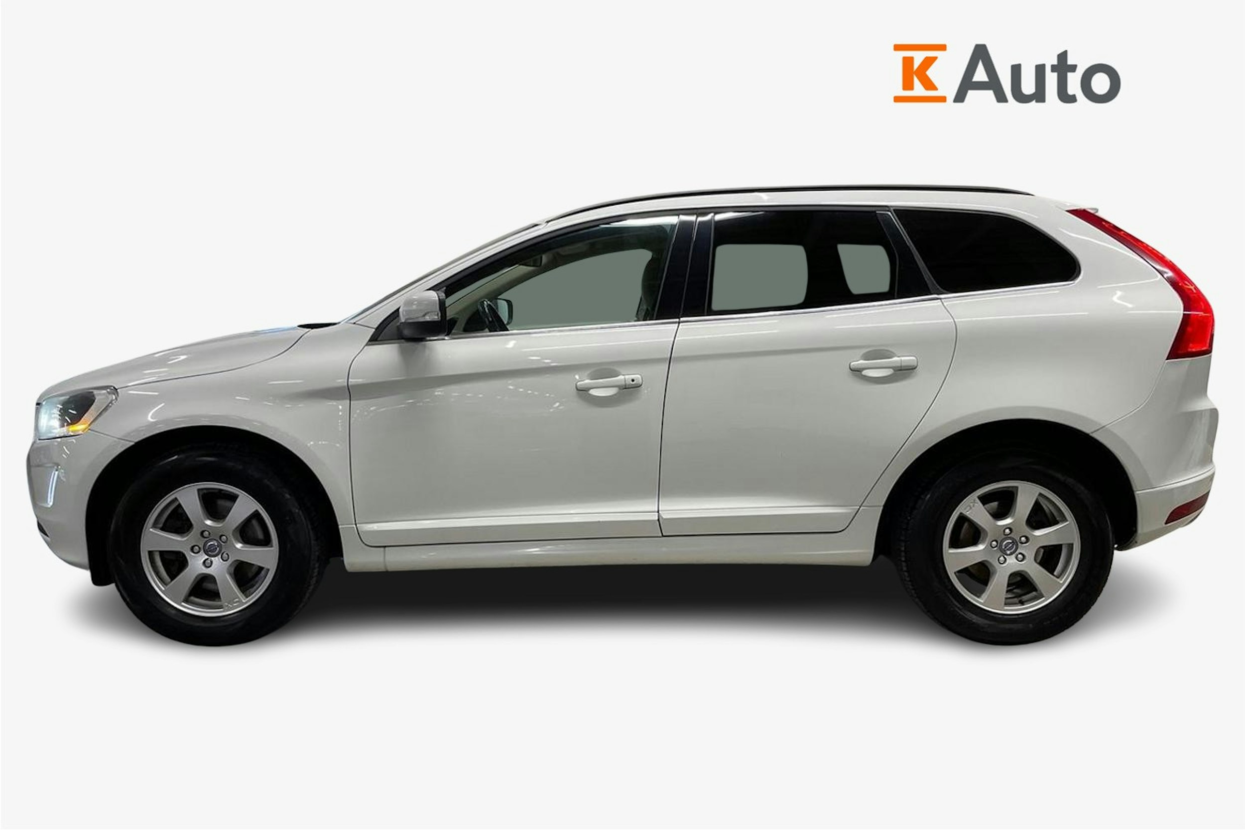 valkoinen Volvo XC60 2013 kuva 6.