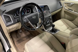valkoinen Volvo XC60 2013 kuva 7.