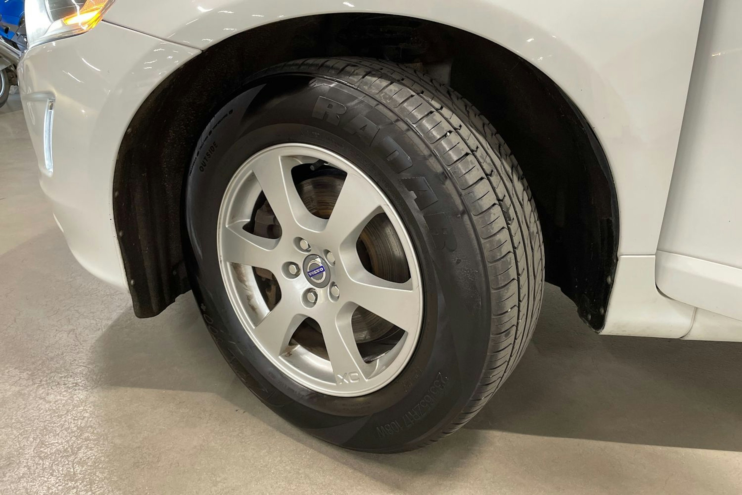valkoinen Volvo XC60 2013 kuva 13.