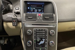 valkoinen Volvo XC60 2013 kuva 17.