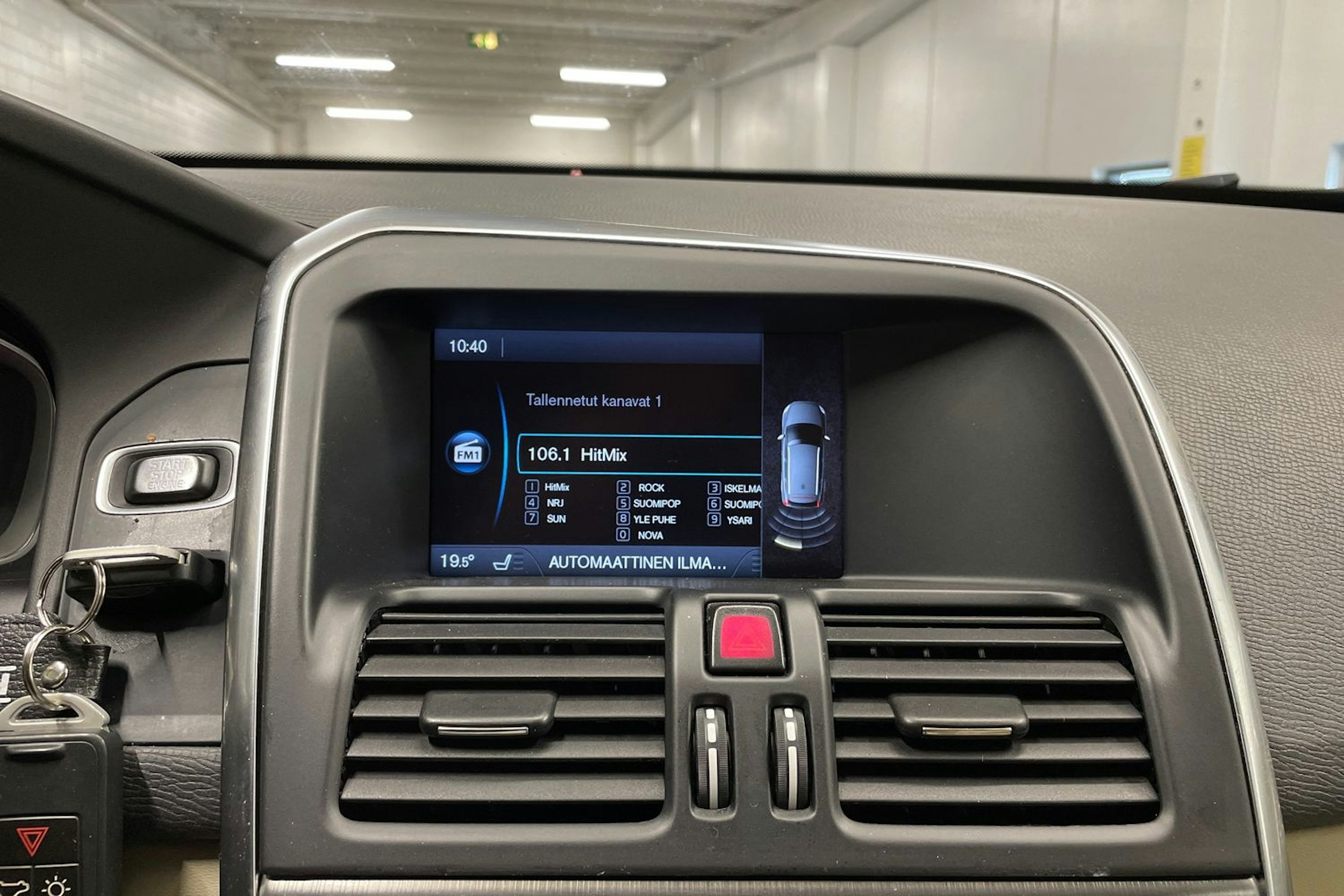 valkoinen Volvo XC60 2013 kuva 18.