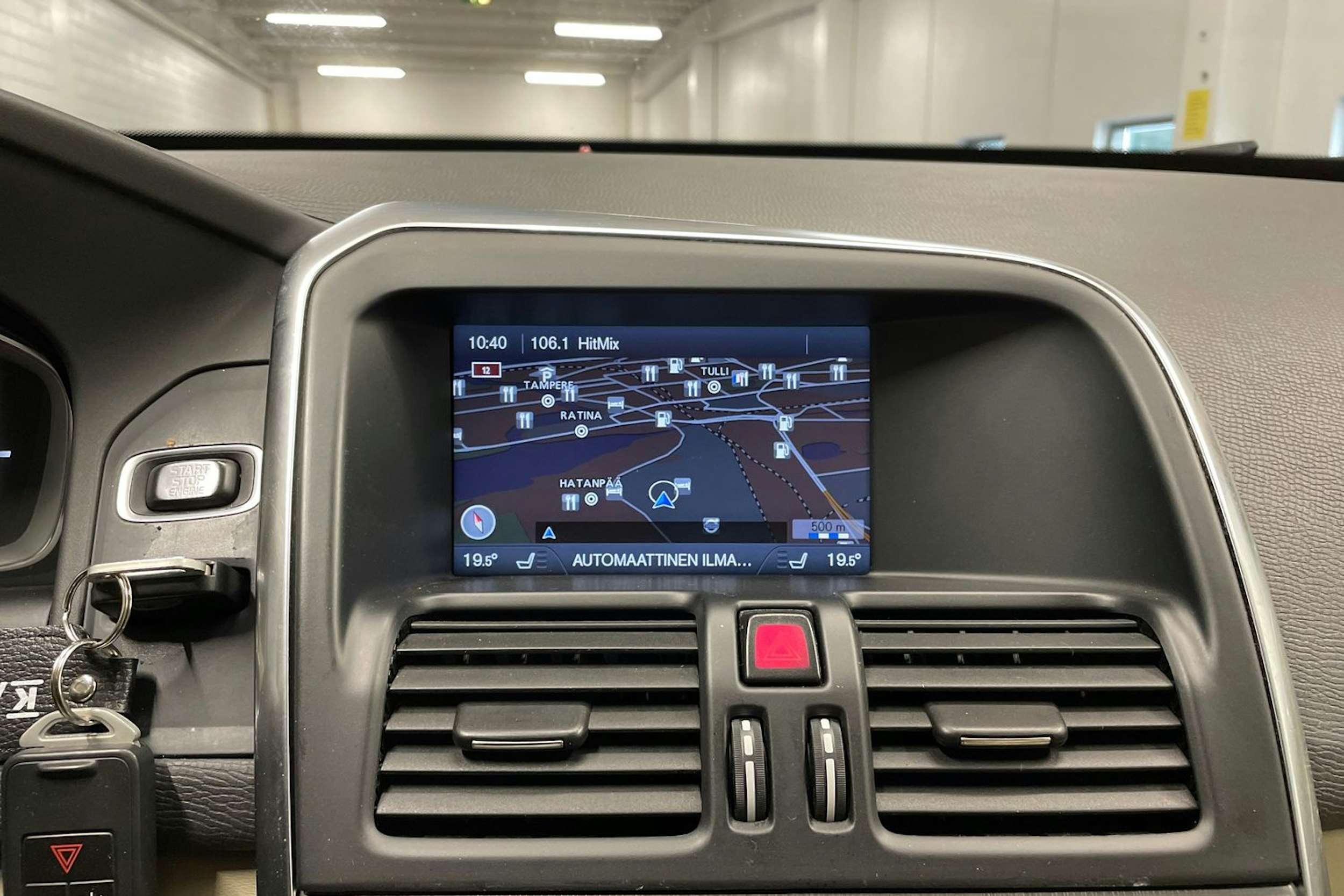 valkoinen Volvo XC60 2013 kuva 19.
