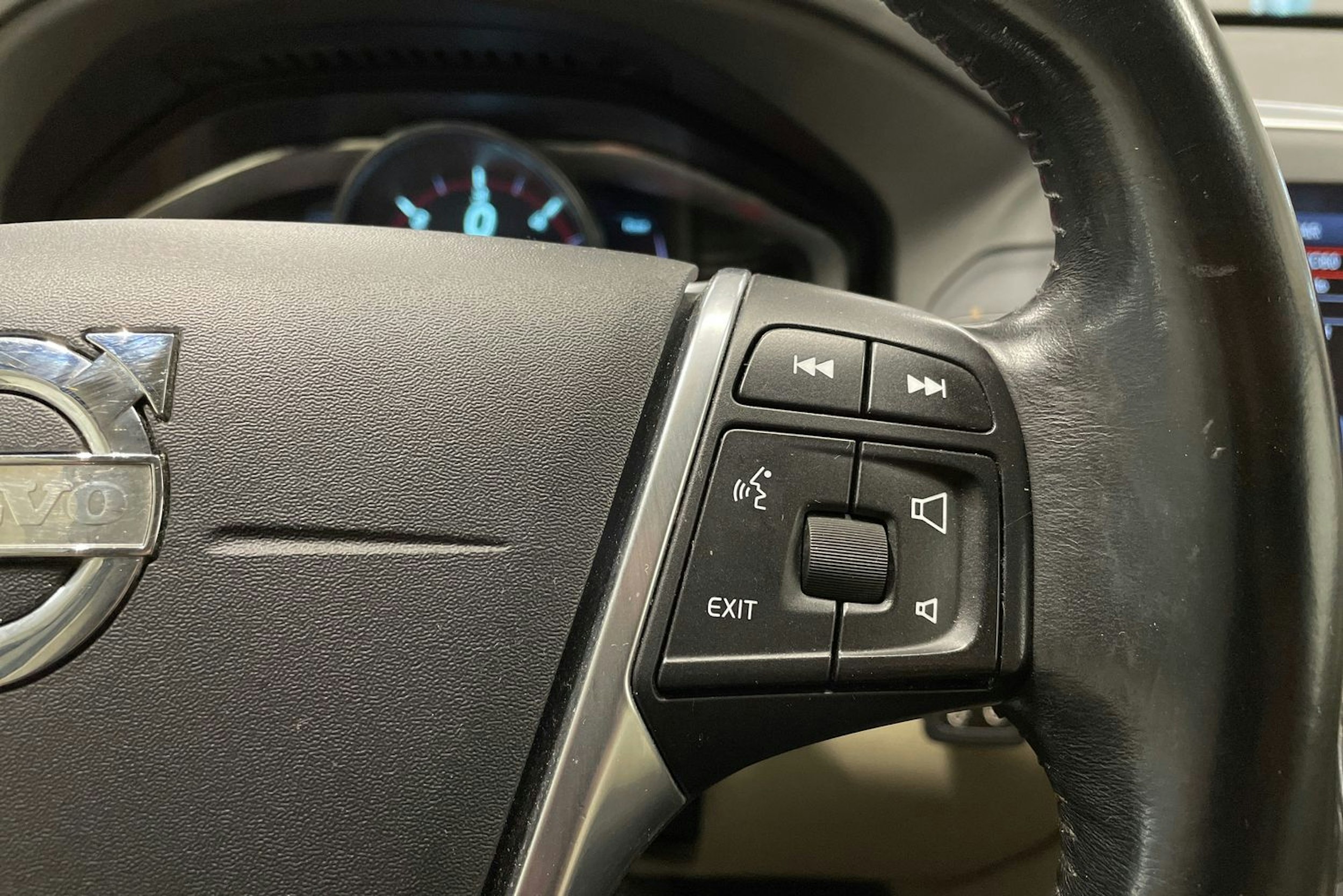 valkoinen Volvo XC60 2013 kuva 24.