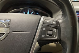 valkoinen Volvo XC60 2013 kuva 24.