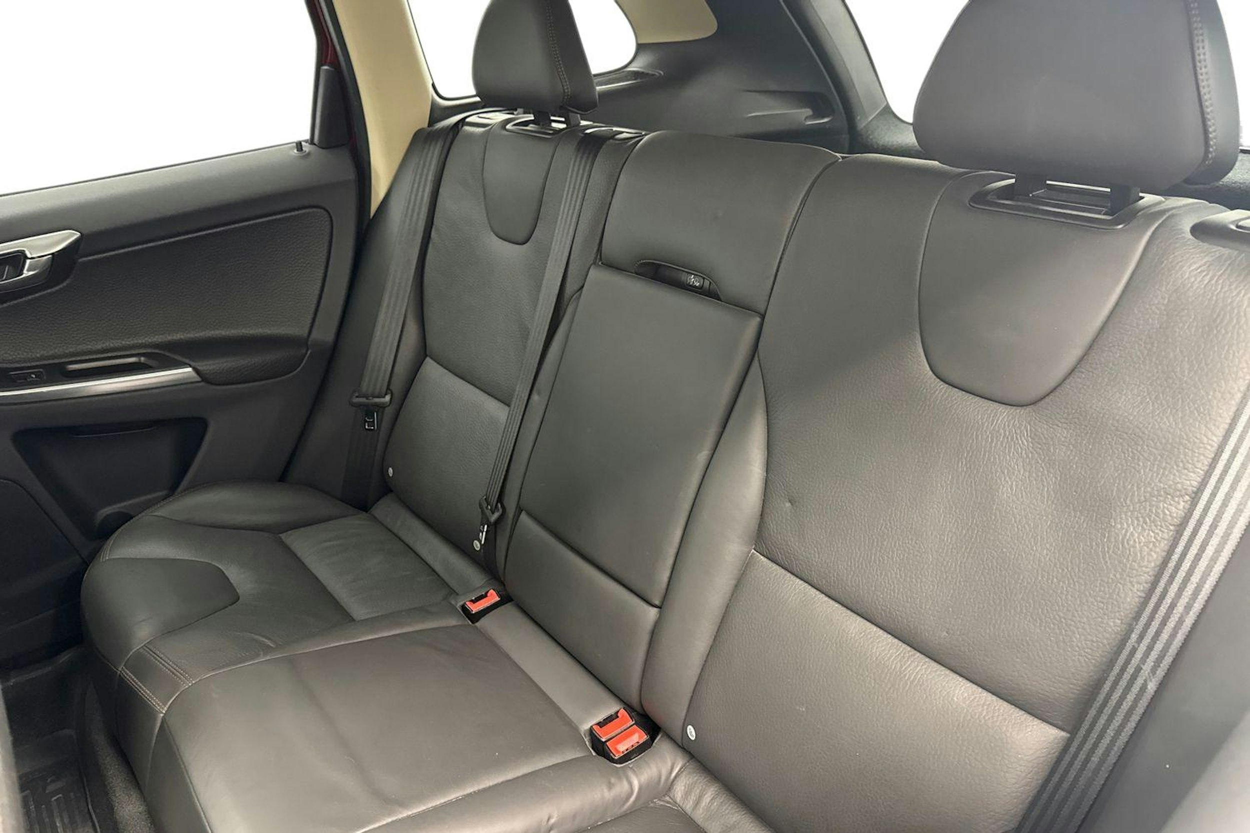 punainen Volvo XC60 2013 kuva 8.