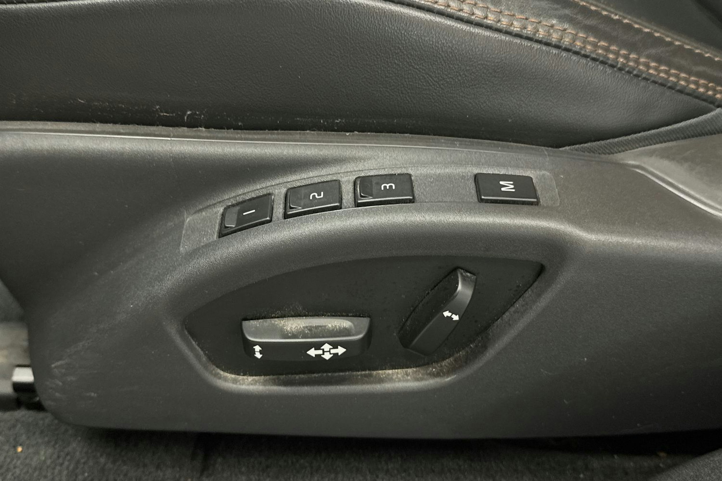 punainen Volvo XC60 2013 kuva 10.