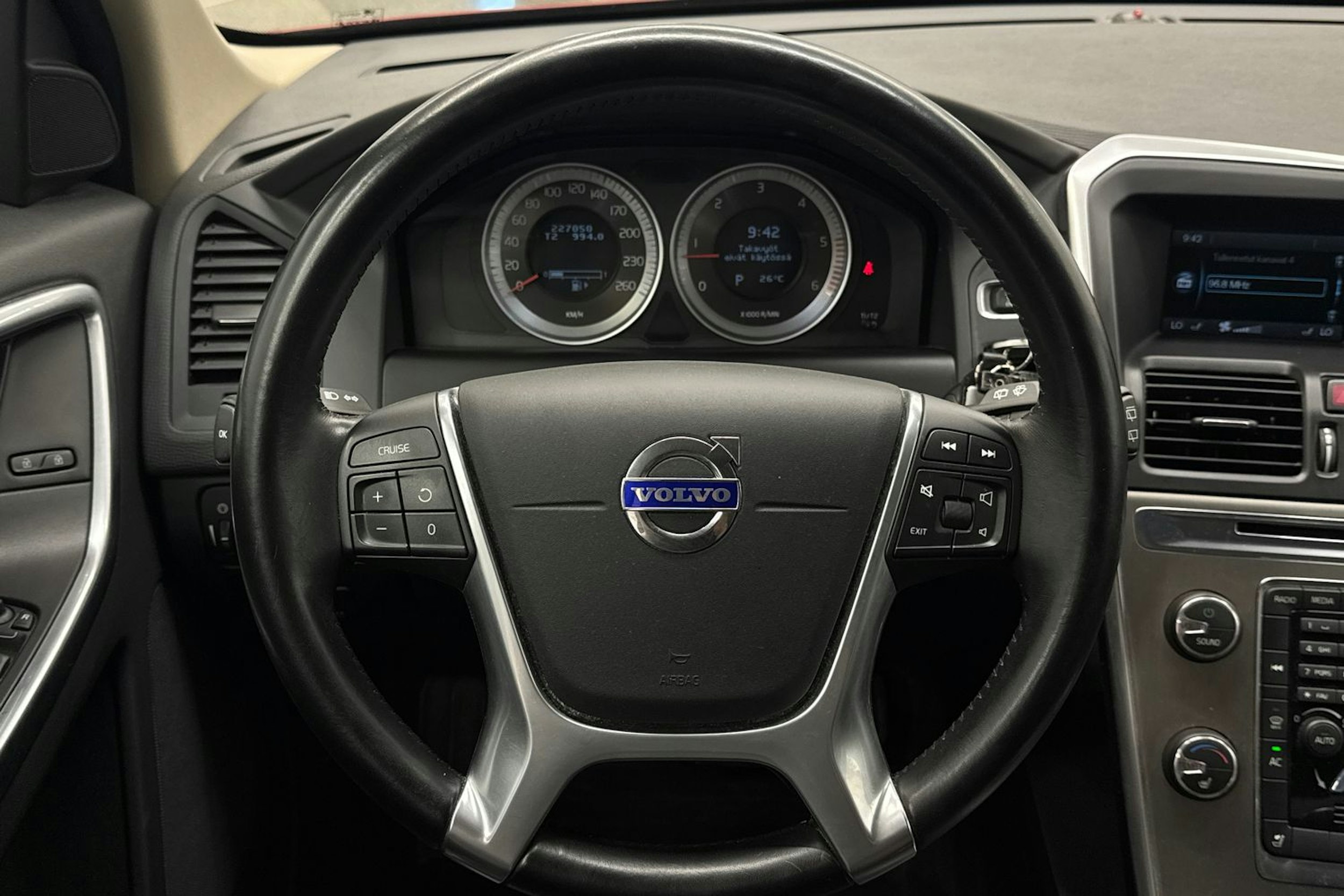 punainen Volvo XC60 2013 kuva 11.