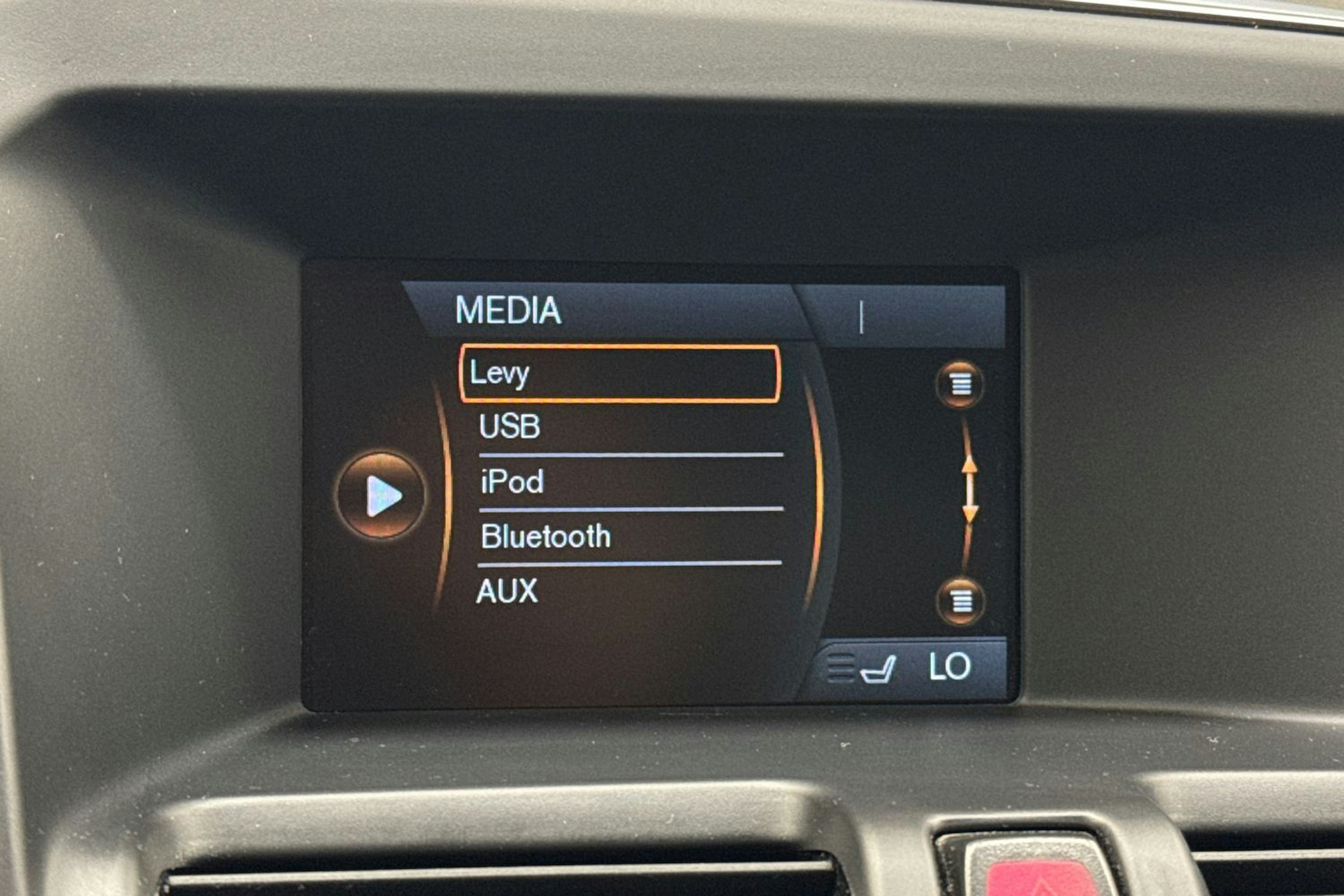 punainen Volvo XC60 2013 kuva 19.
