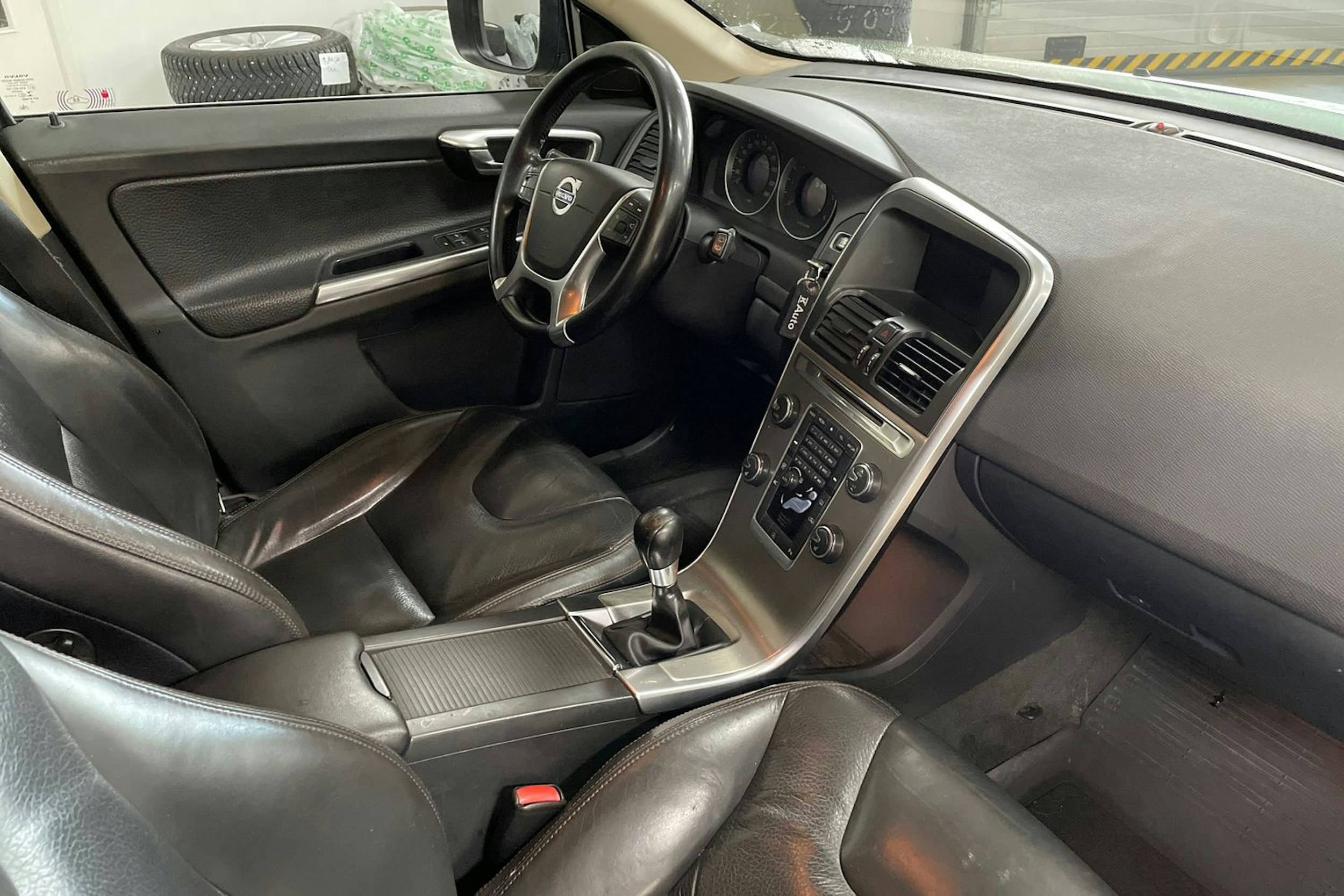 Sininen Volvo XC60 2013 kuva 15.