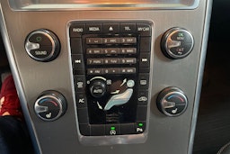 Sininen Volvo XC60 2013 kuva 19.