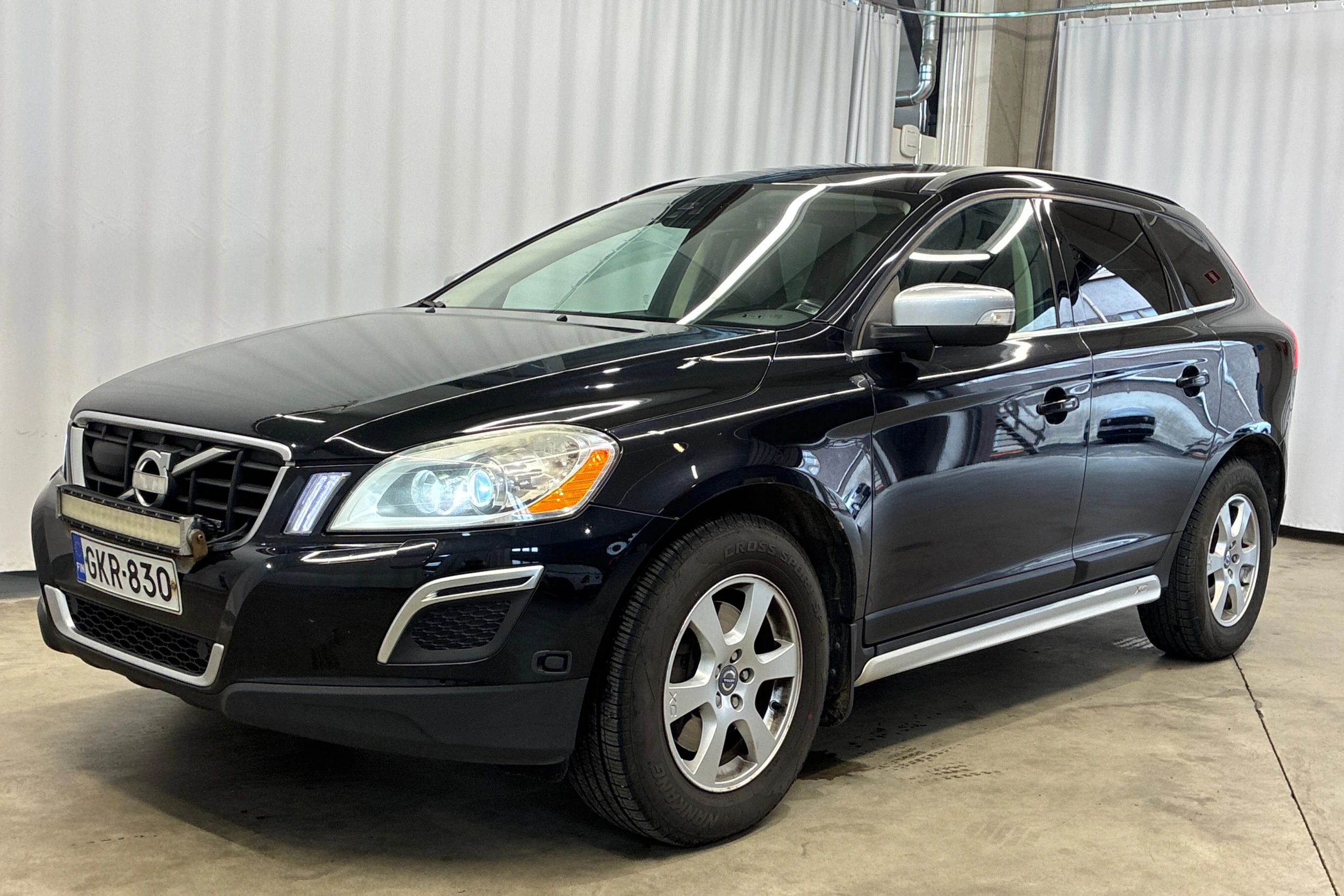 musta Volvo XC60 2013 kuva 6.