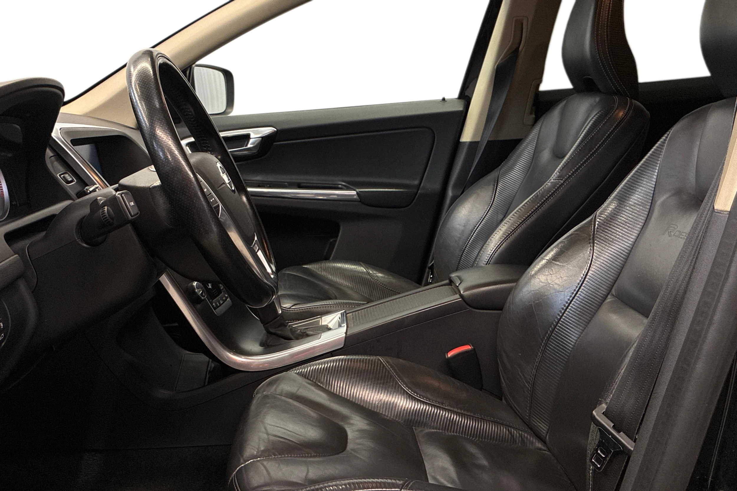 musta Volvo XC60 2013 kuva 9.