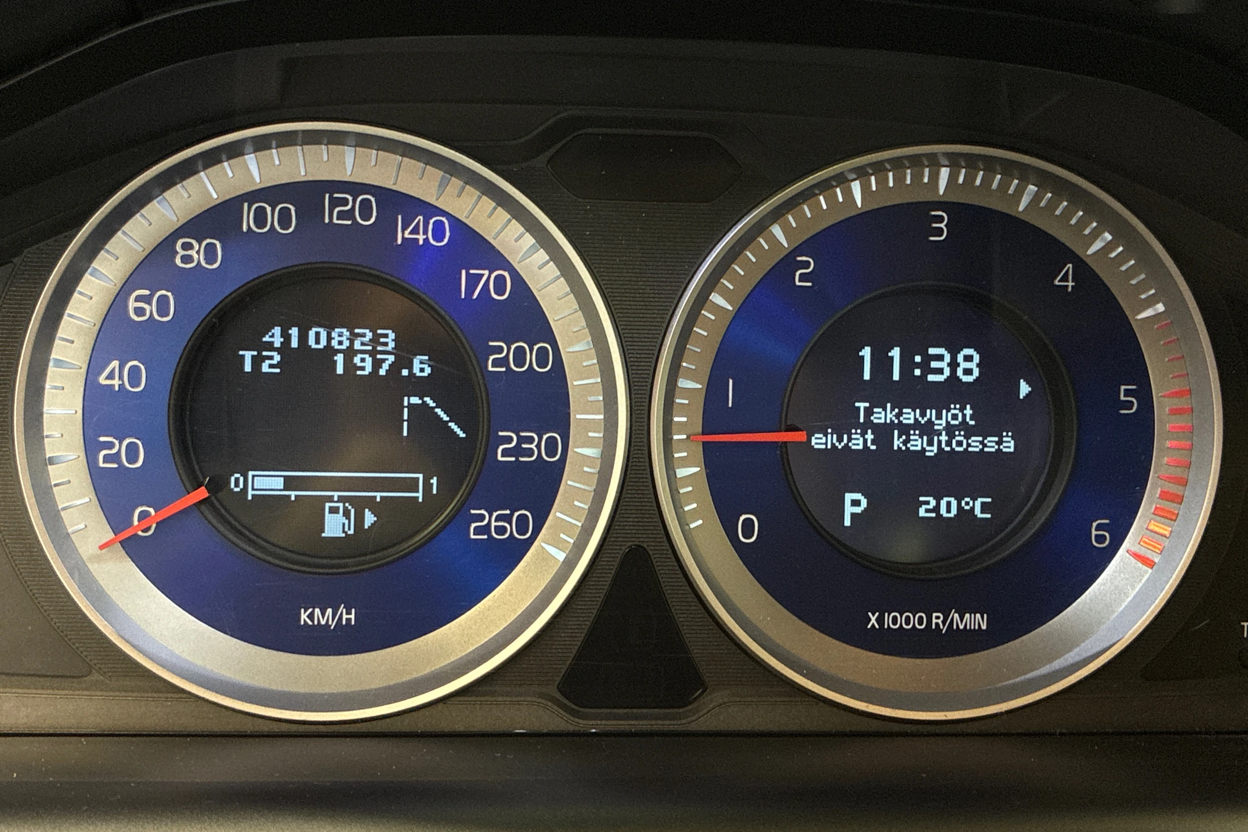 musta Volvo XC60 2013 kuva 14.