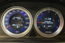 musta Volvo XC60 2013 kuva 14.