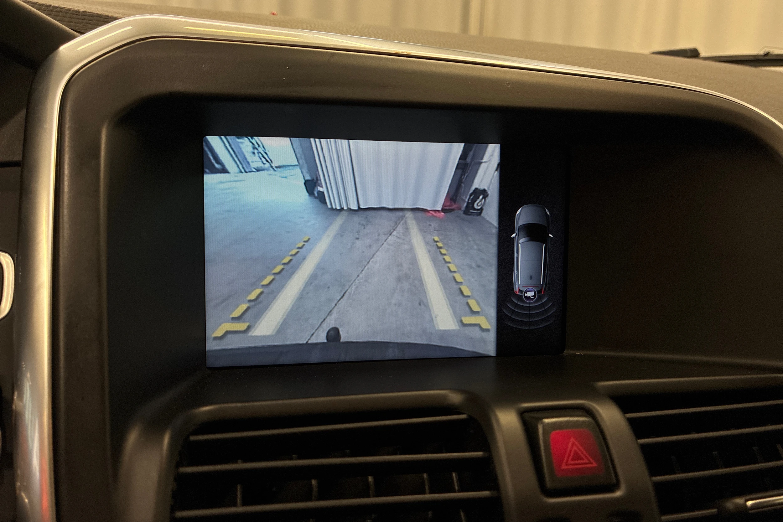 musta Volvo XC60 2013 kuva 16.