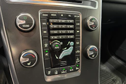 musta Volvo XC60 2013 kuva 18.