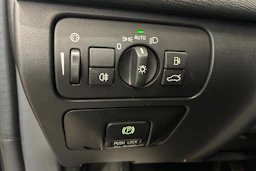 musta Volvo XC60 2013 kuva 19.