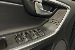 musta Volvo XC60 2013 kuva 20.