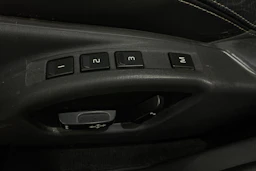 musta Volvo XC60 2013 kuva 22.