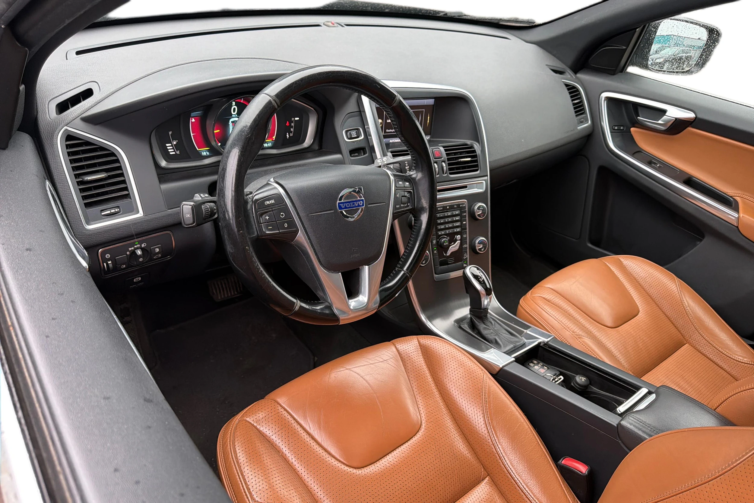 ruskea (beige) Volvo XC60 2013 kuva 3.
