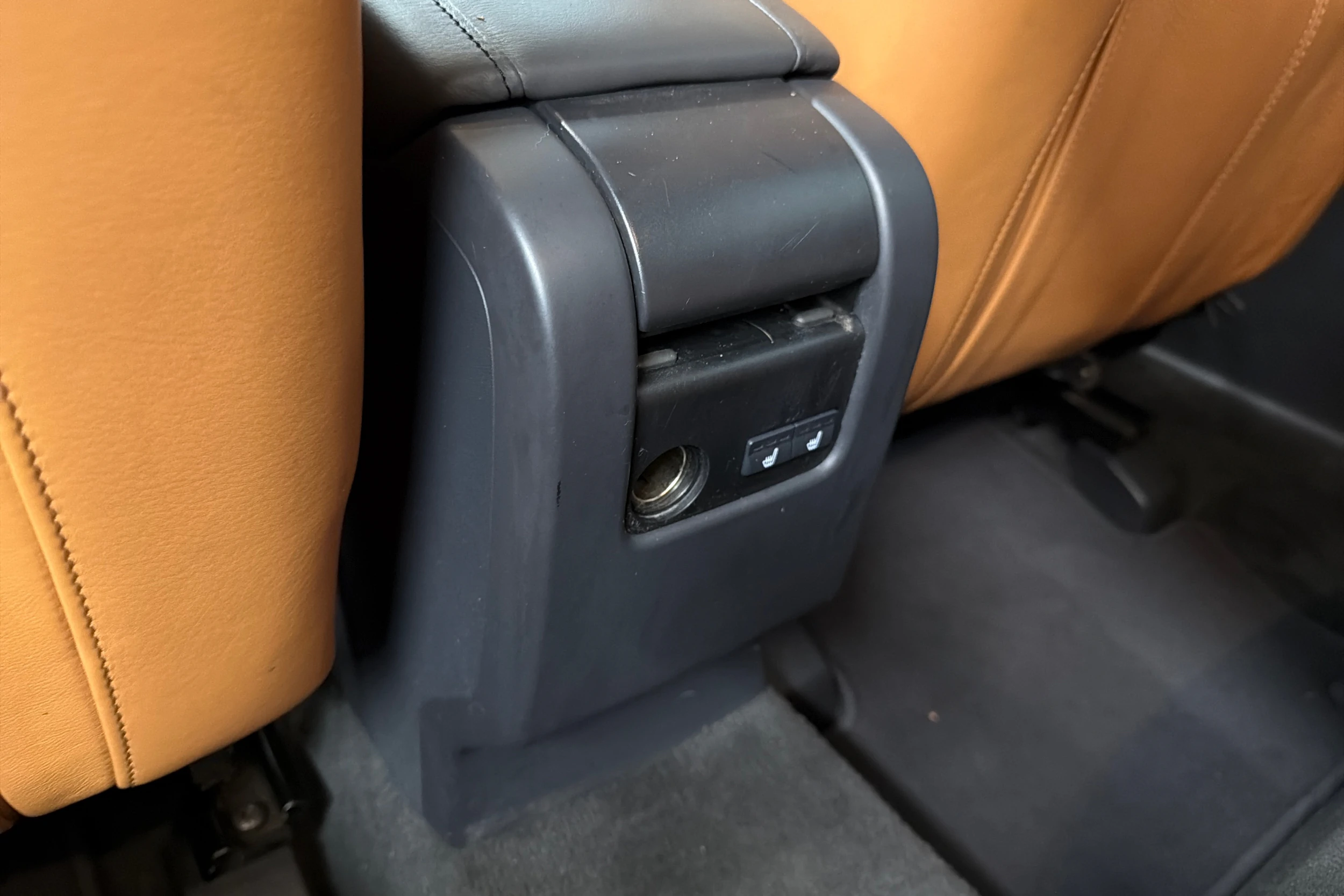 ruskea (beige) Volvo XC60 2014 kuva 16.