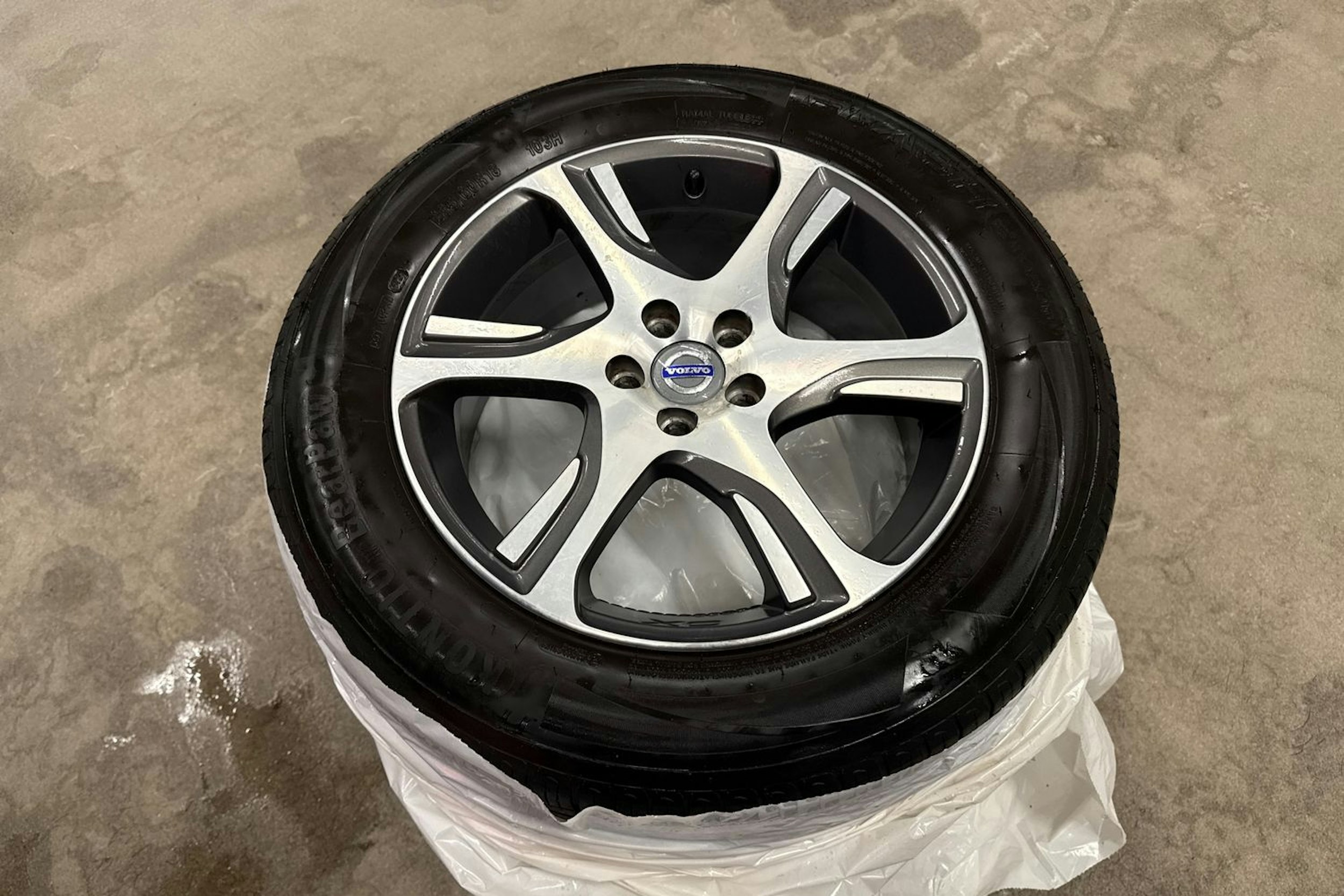 Harmaa Volvo XC60 2013 kuva 10.