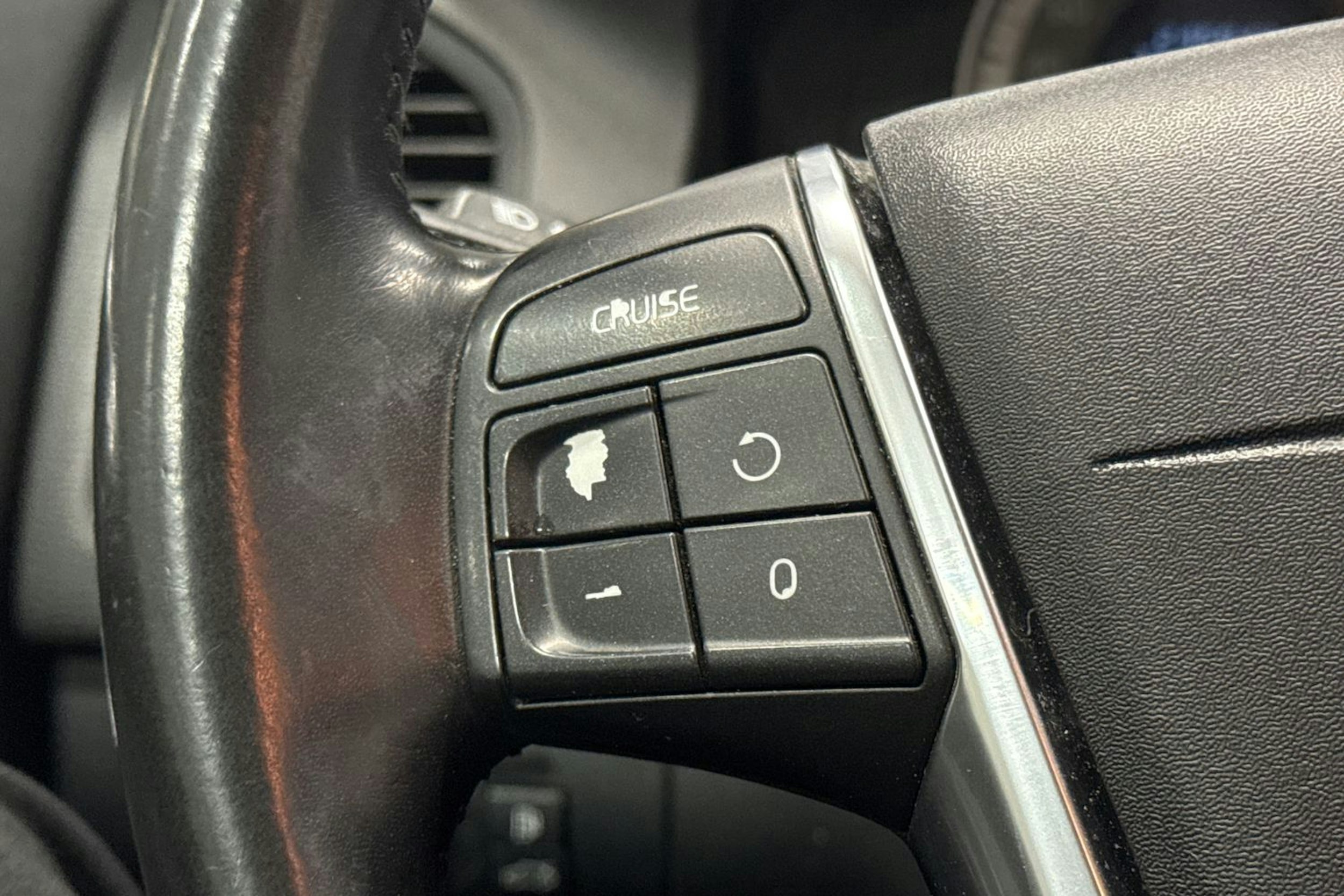 Harmaa Volvo XC60 2013 kuva 17.