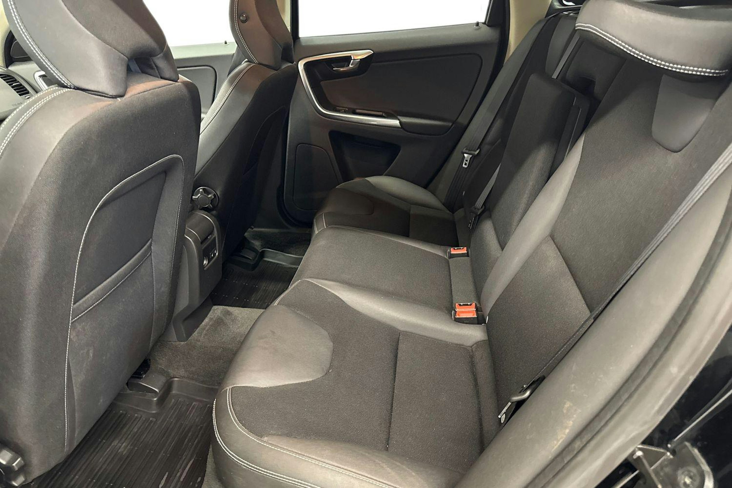 musta Volvo XC60 2013 kuva 10.