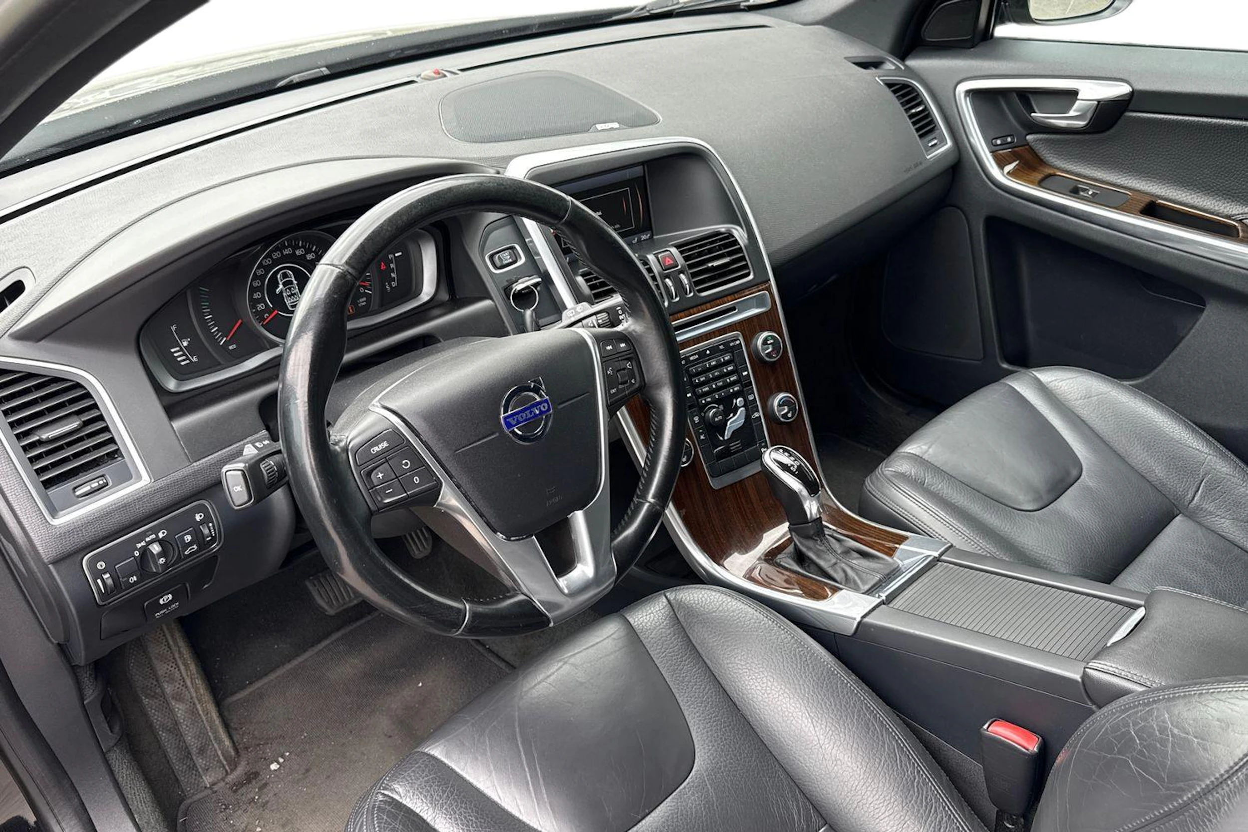 musta Volvo XC60 2013 kuva 3.