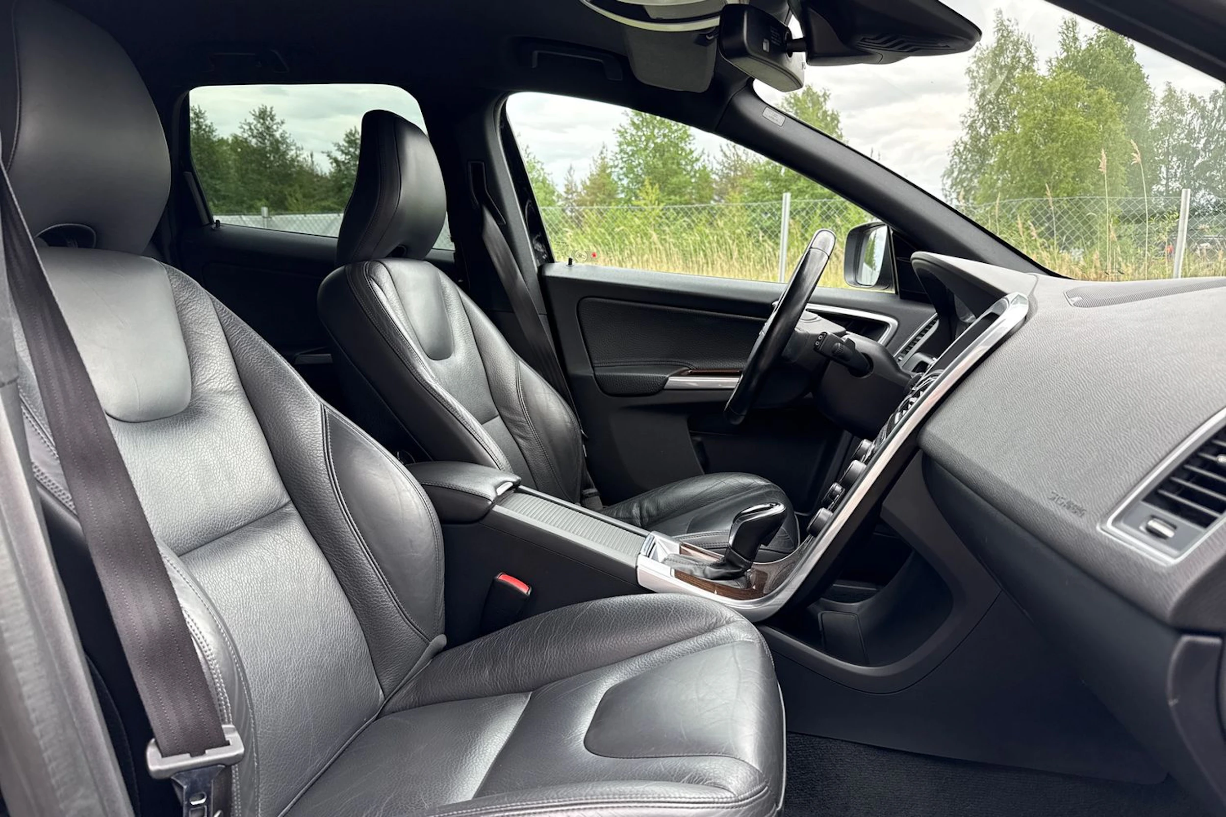 musta Volvo XC60 2013 kuva 5.