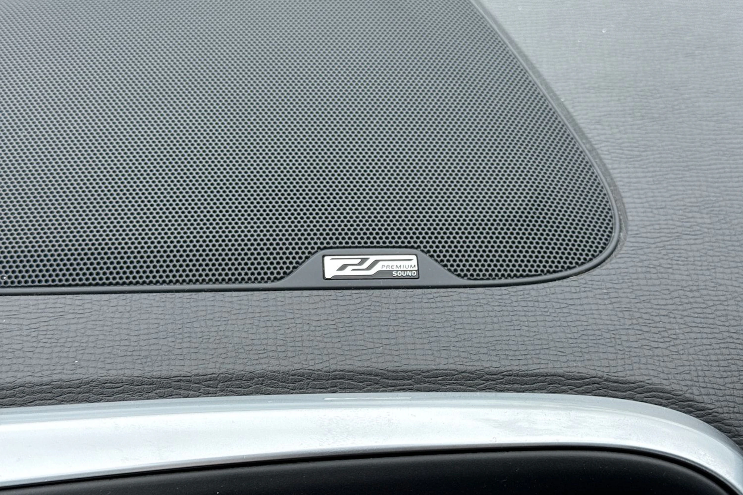 musta Volvo XC60 2013 kuva 6.