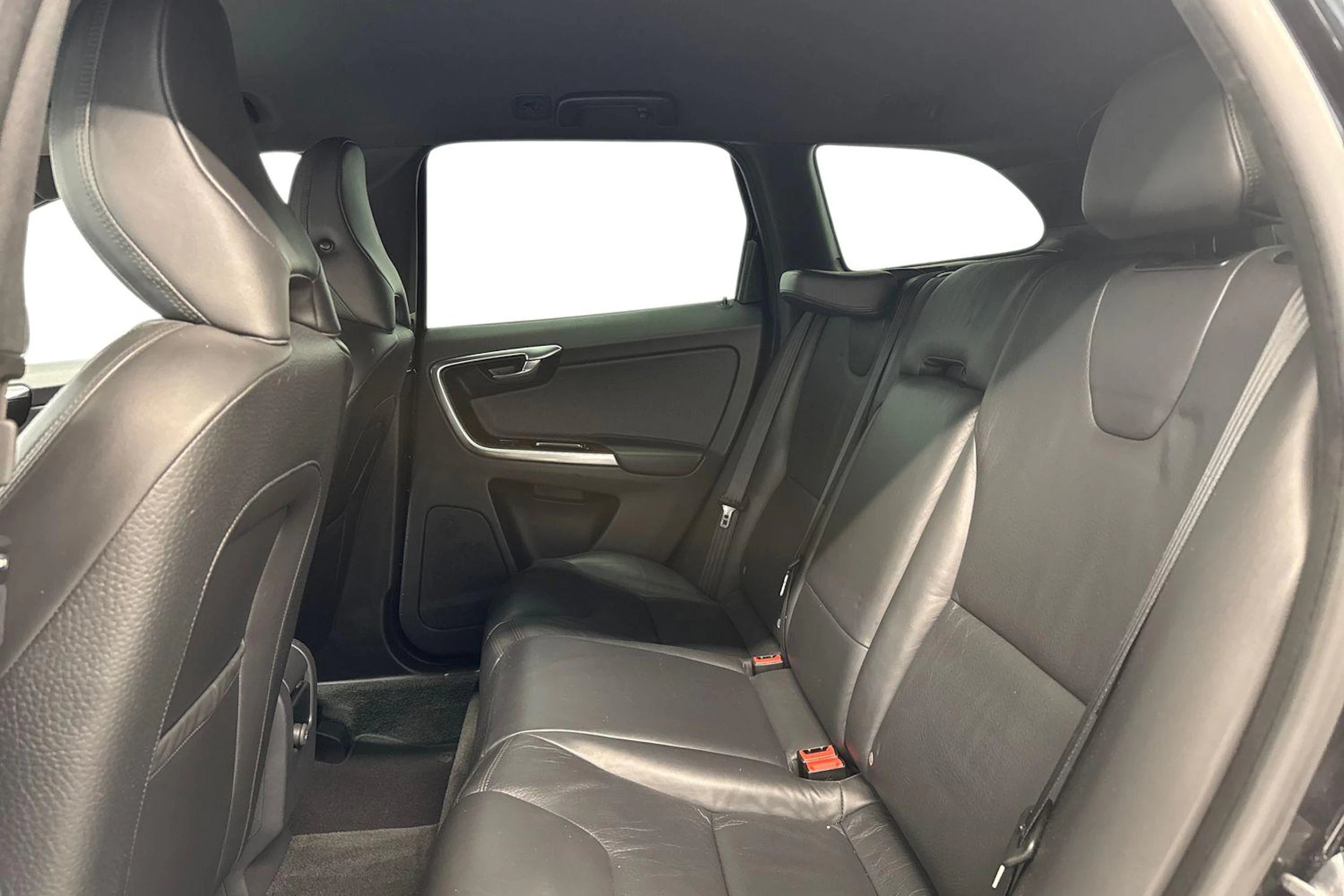 musta Volvo XC60 2013 kuva 11.