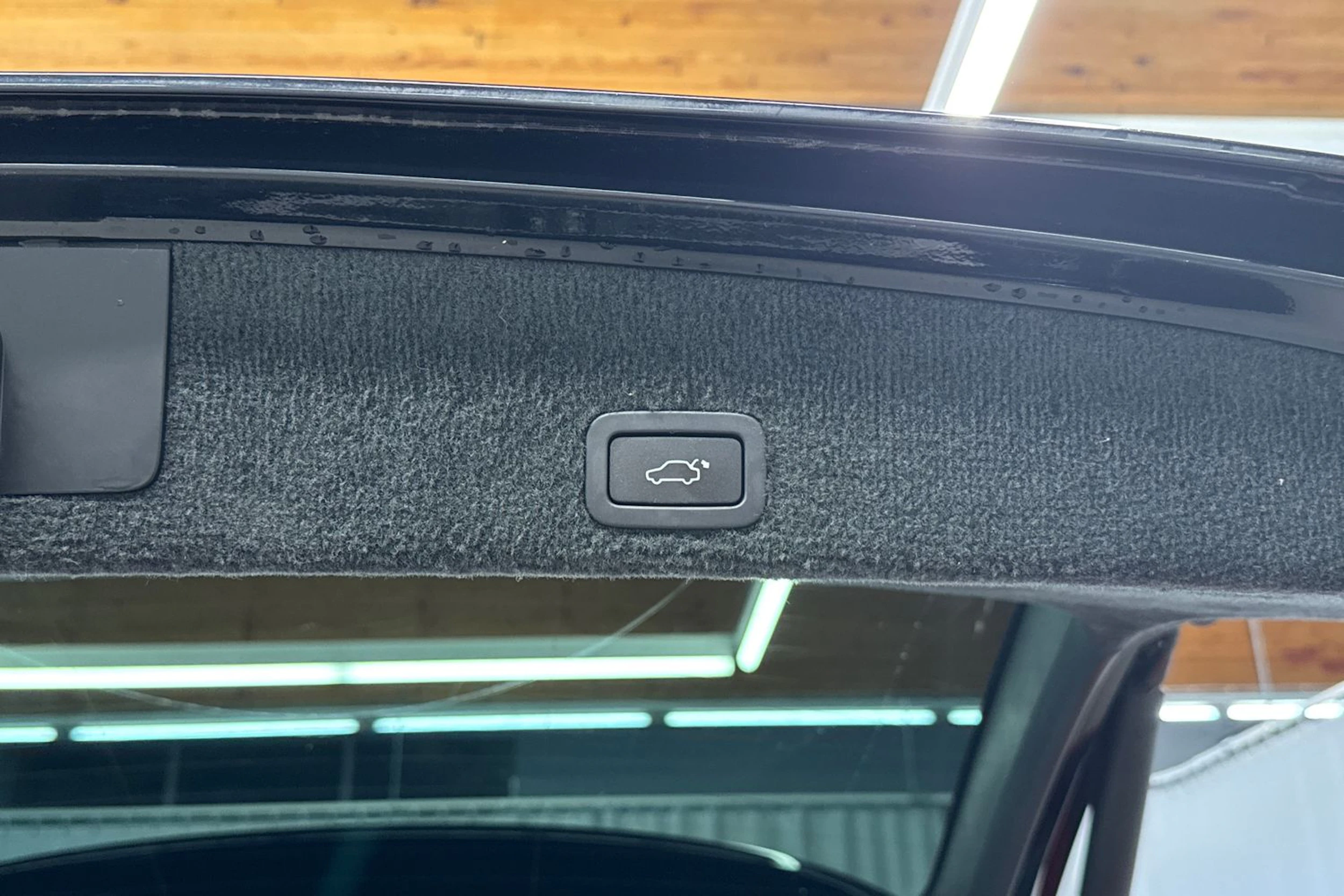 musta Volvo XC60 2013 kuva 18.