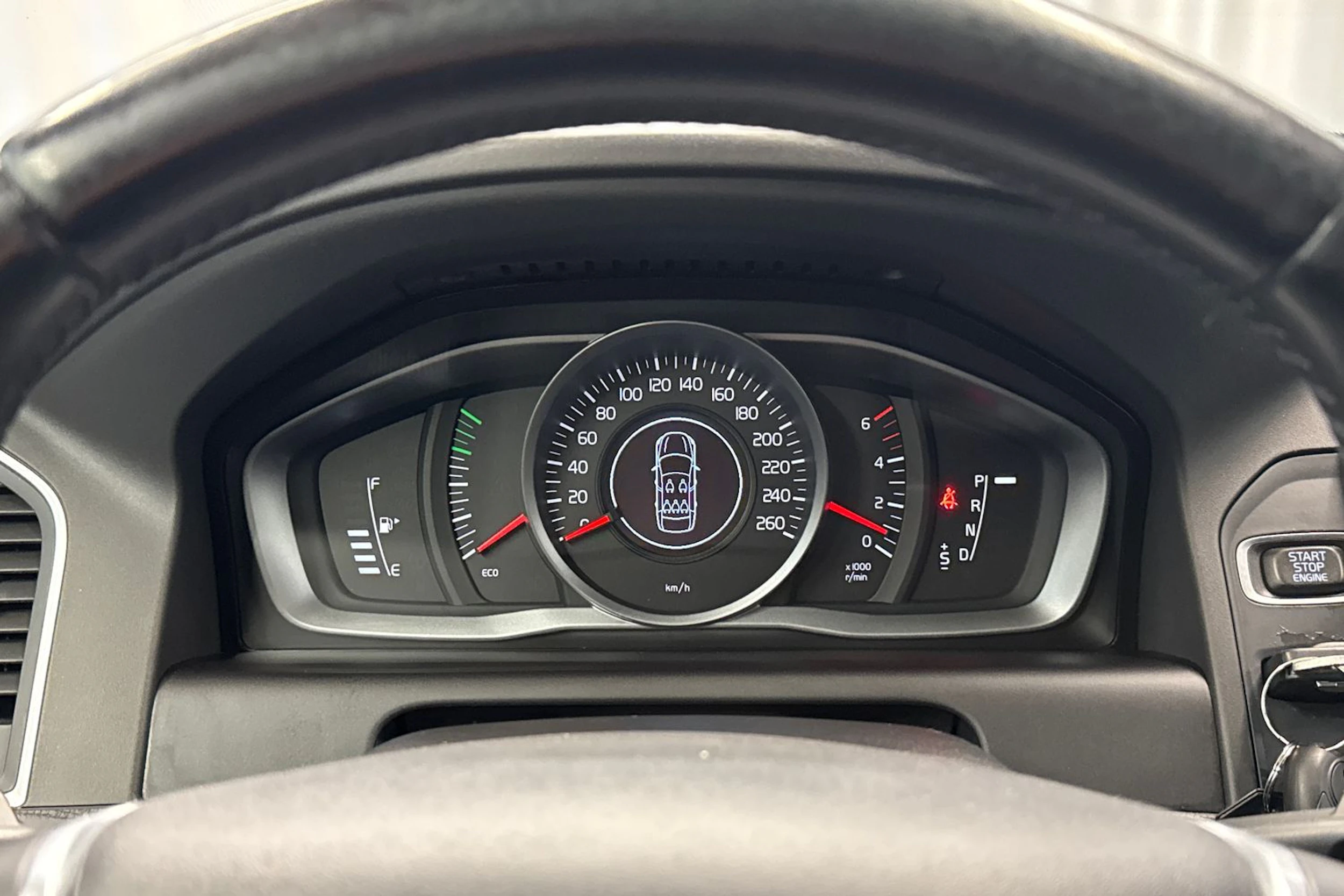 musta Volvo XC60 2013 kuva 20.