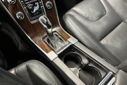 musta Volvo XC60 2013 kuva 23.