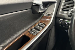 musta Volvo XC60 2013 kuva 25.