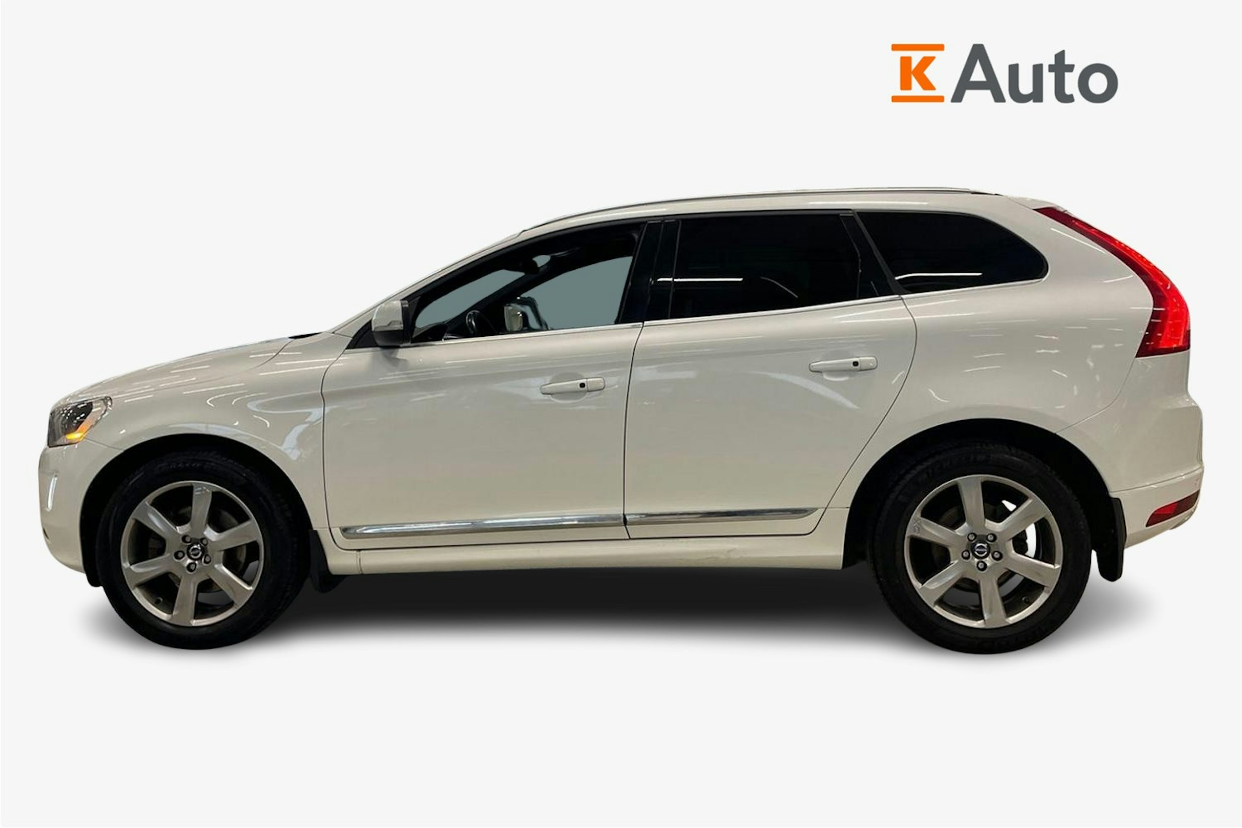 valkoinen Volvo XC60 2013 kuva 6.